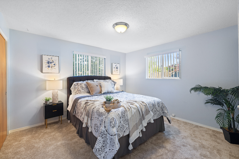 1014 S Laredo Cir - Photo 5 of 19