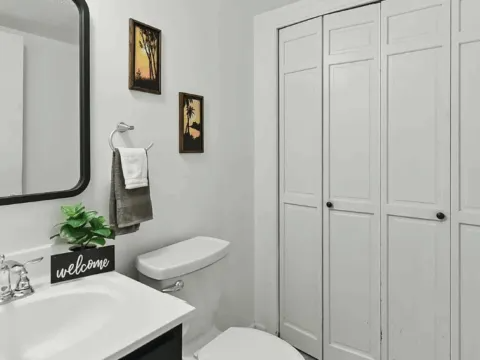 7504 S 46th Ave - Photo 2 of 15