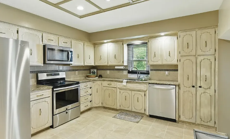 7504 S 46th Ave - Photo 6 of 15