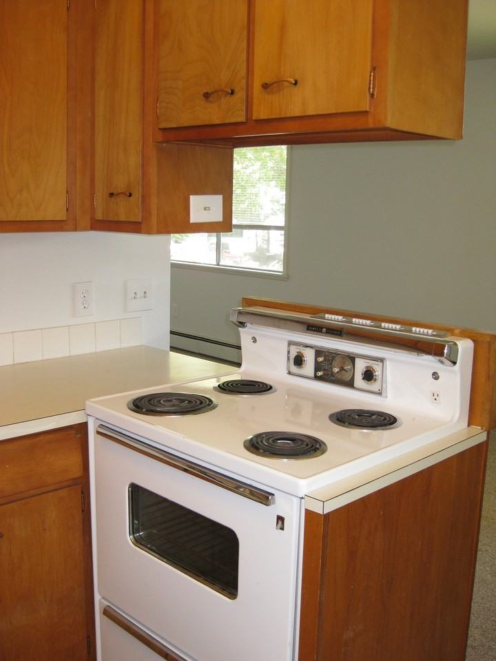 1105 Hays St - Photo 5 of 14