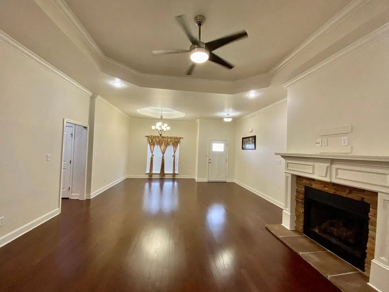 115 Woodvale Dr - Photo 2 of 24