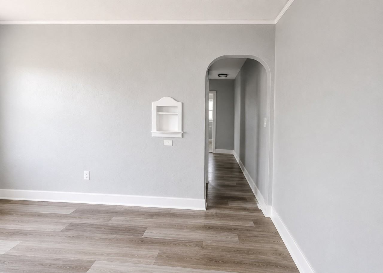 133 N Monroe St #5 - Photo 3 of 12