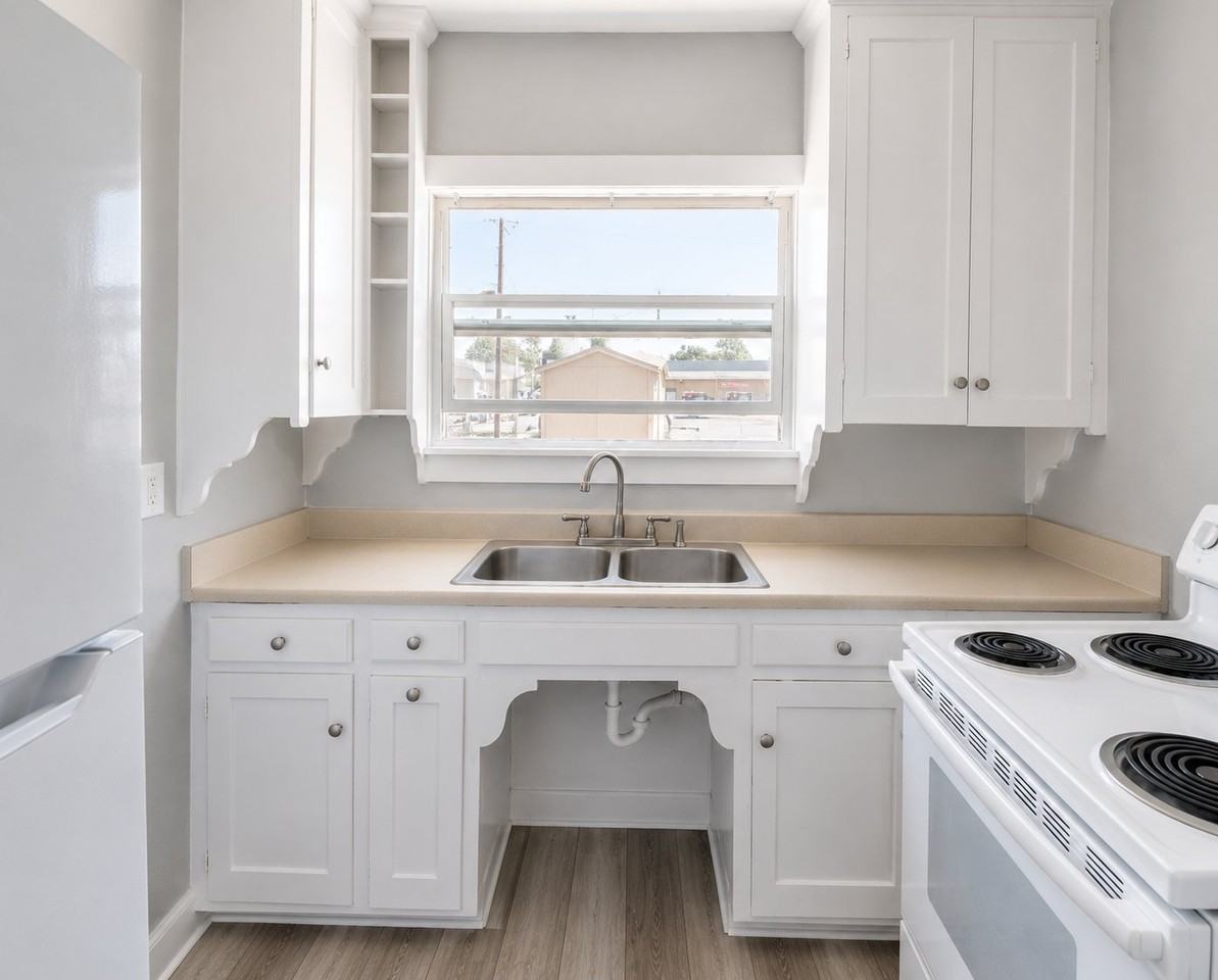133 N Monroe St #5 - Photo 5 of 12