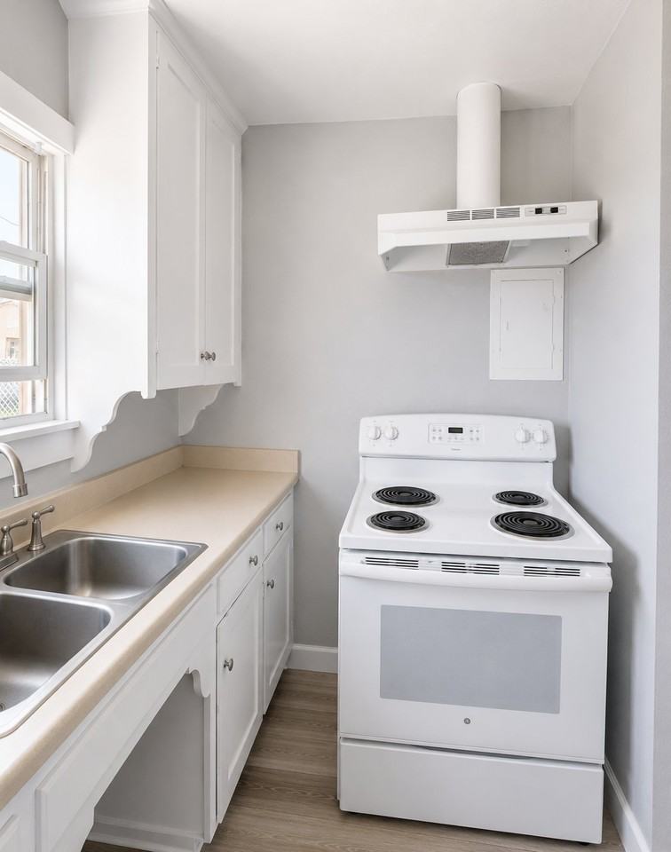 133 N Monroe St #5 - Photo 6 of 12
