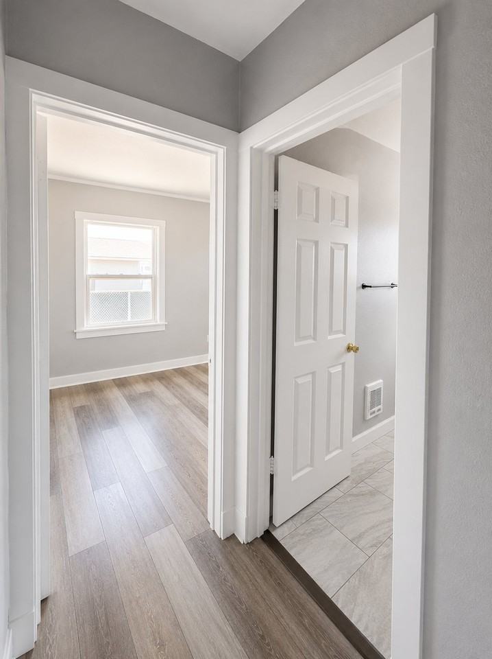 133 N Monroe St #5 - Photo 7 of 12