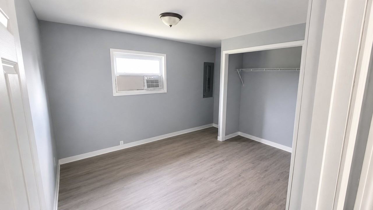 1107 N State St #1107 - Photo 2 of 6
