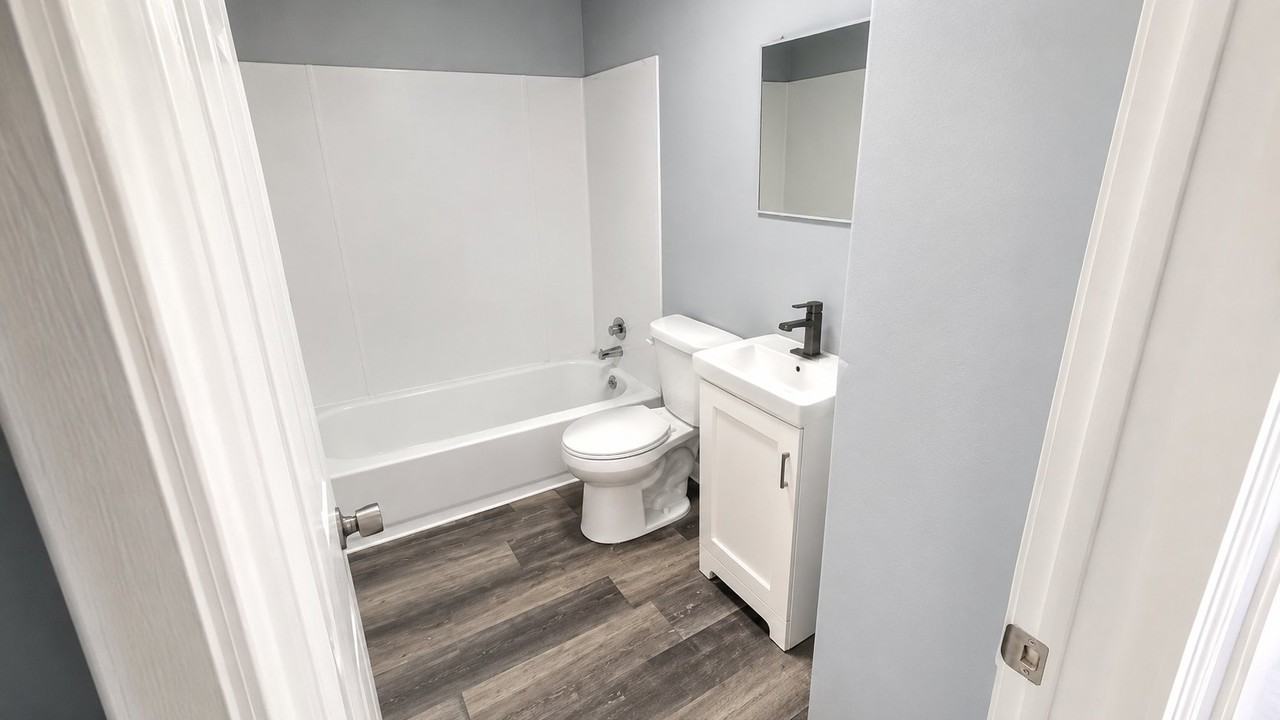 1107 N State St #1107 - Photo 4 of 6