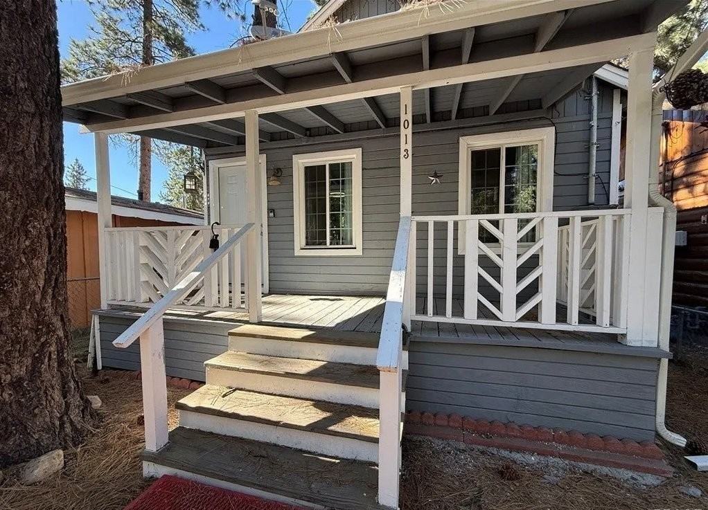 1013 W Sherwood Blvd - Photo 2 of 18