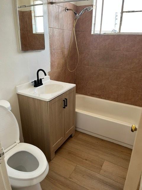 512 Cardenas Dr Se - Photo 6 of 10