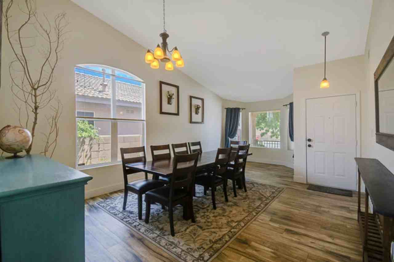 8627 Eagle Creek Dr Ne - Photo 3 of 19