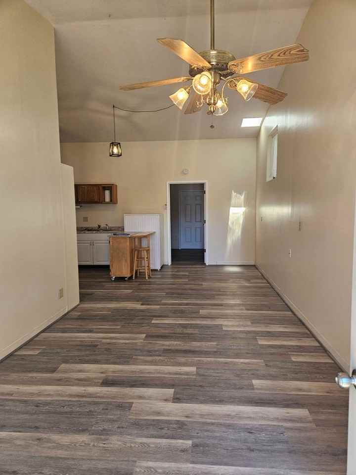 1201 W Jones Creek Rd - Photo 2 of 11