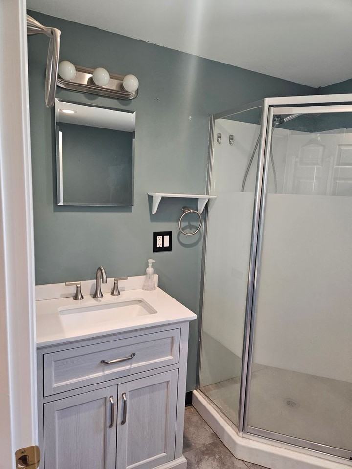 1201 W Jones Creek Rd - Photo 5 of 11