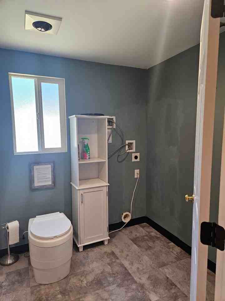 1201 W Jones Creek Rd - Photo 7 of 11