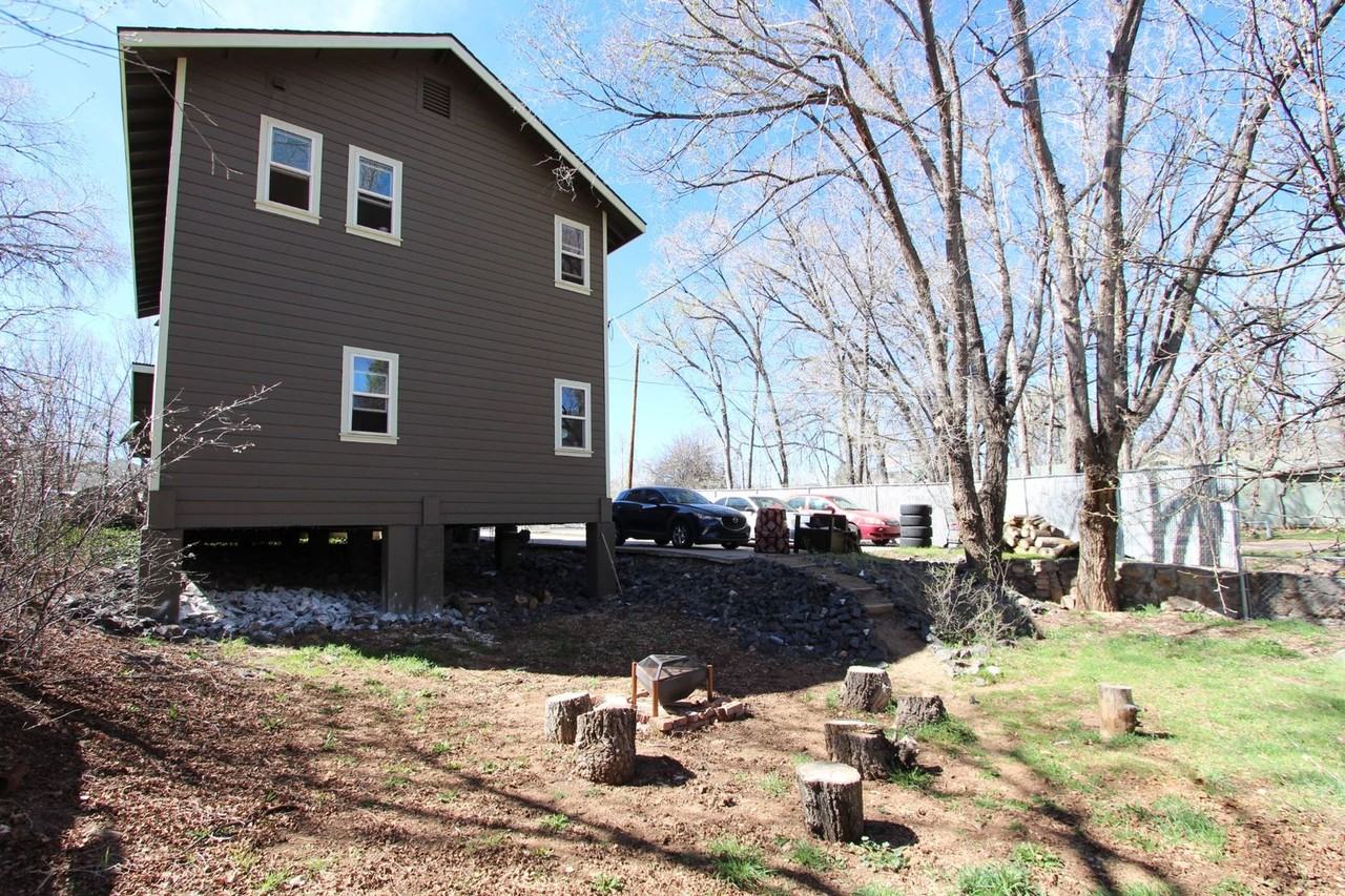 504 S O Leary St - Photo 3 of 25