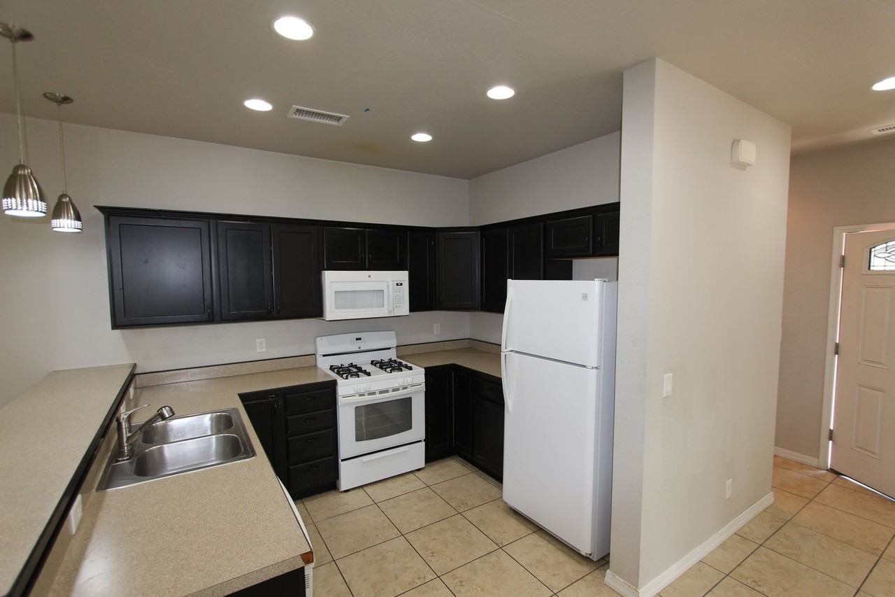 504 S O Leary St - Photo 5 of 25