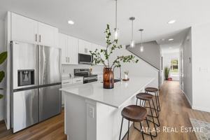 featured image of 1393 Akron St