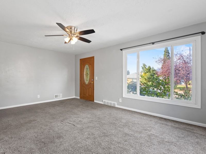 1547 Cahoon St - Photo 4 of 24