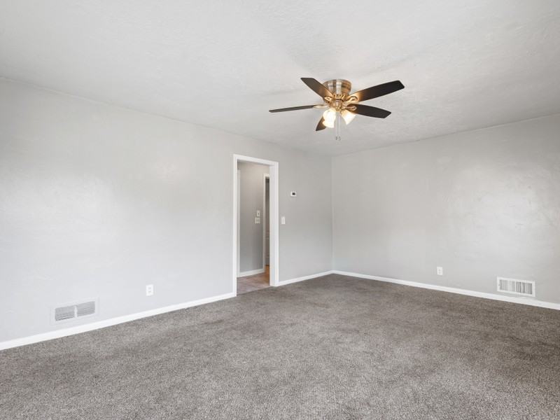 1547 Cahoon St - Photo 7 of 24