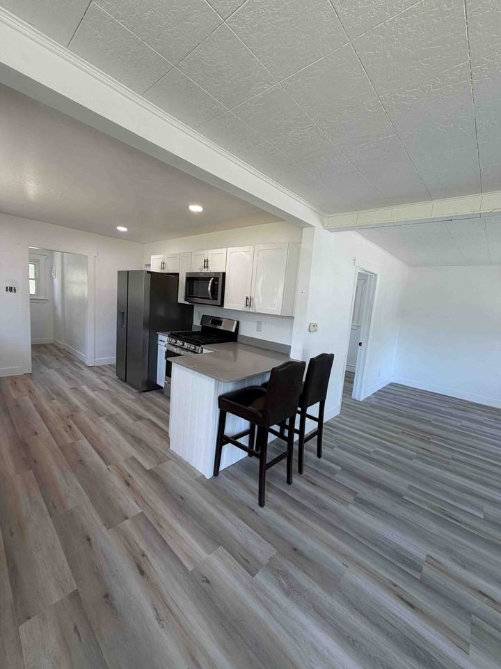2770 Sw - Photo 7 of 13