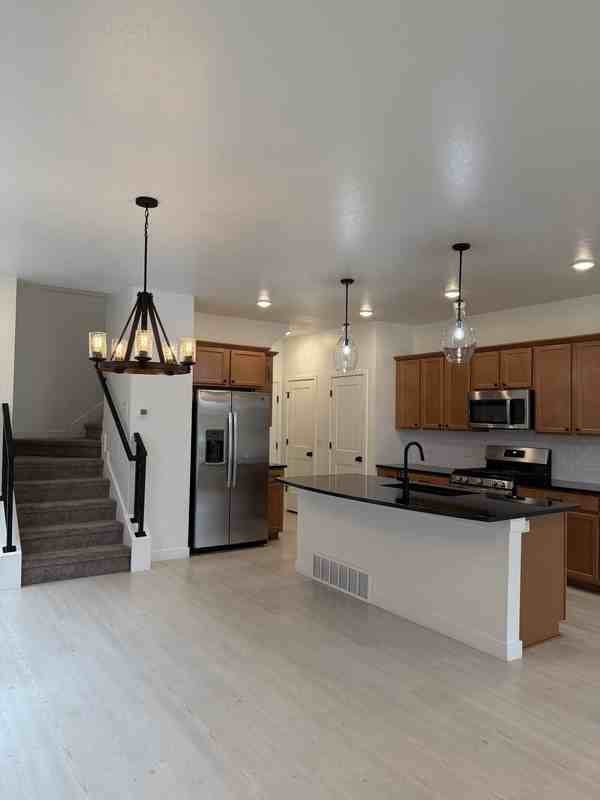 1574 W Andover Rd - Photo 4 of 5