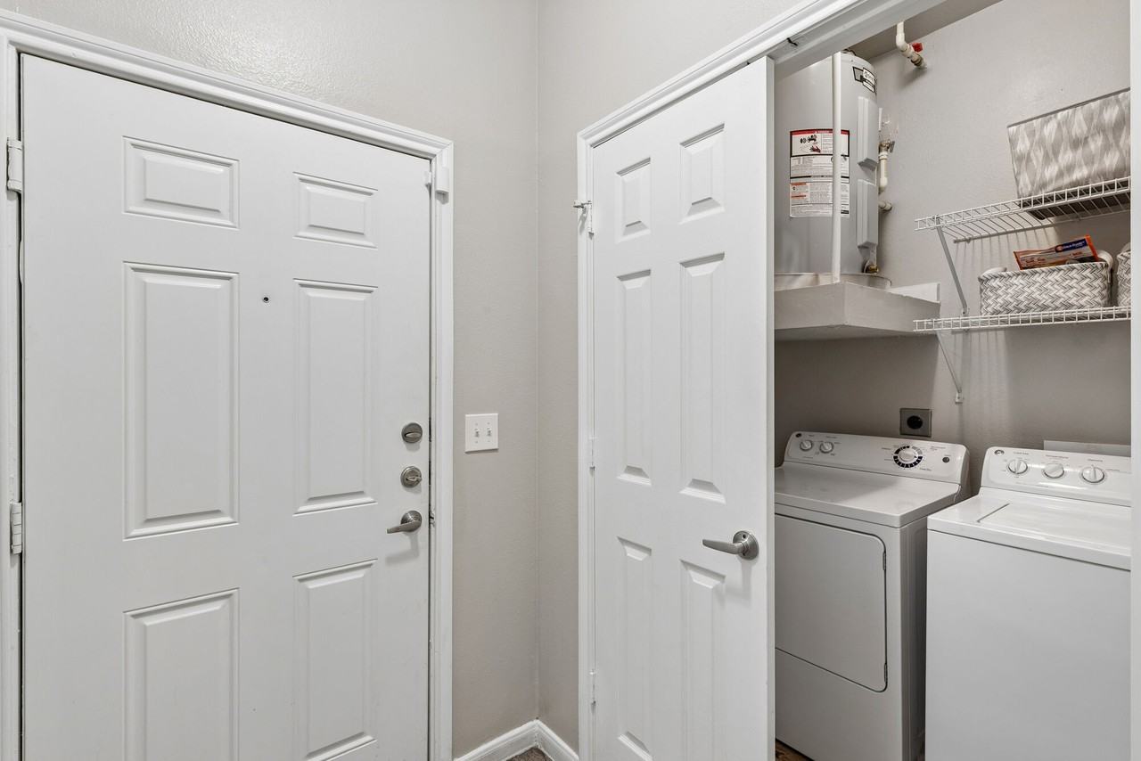 Residence at Lake Jackson - Photo 4 of 49