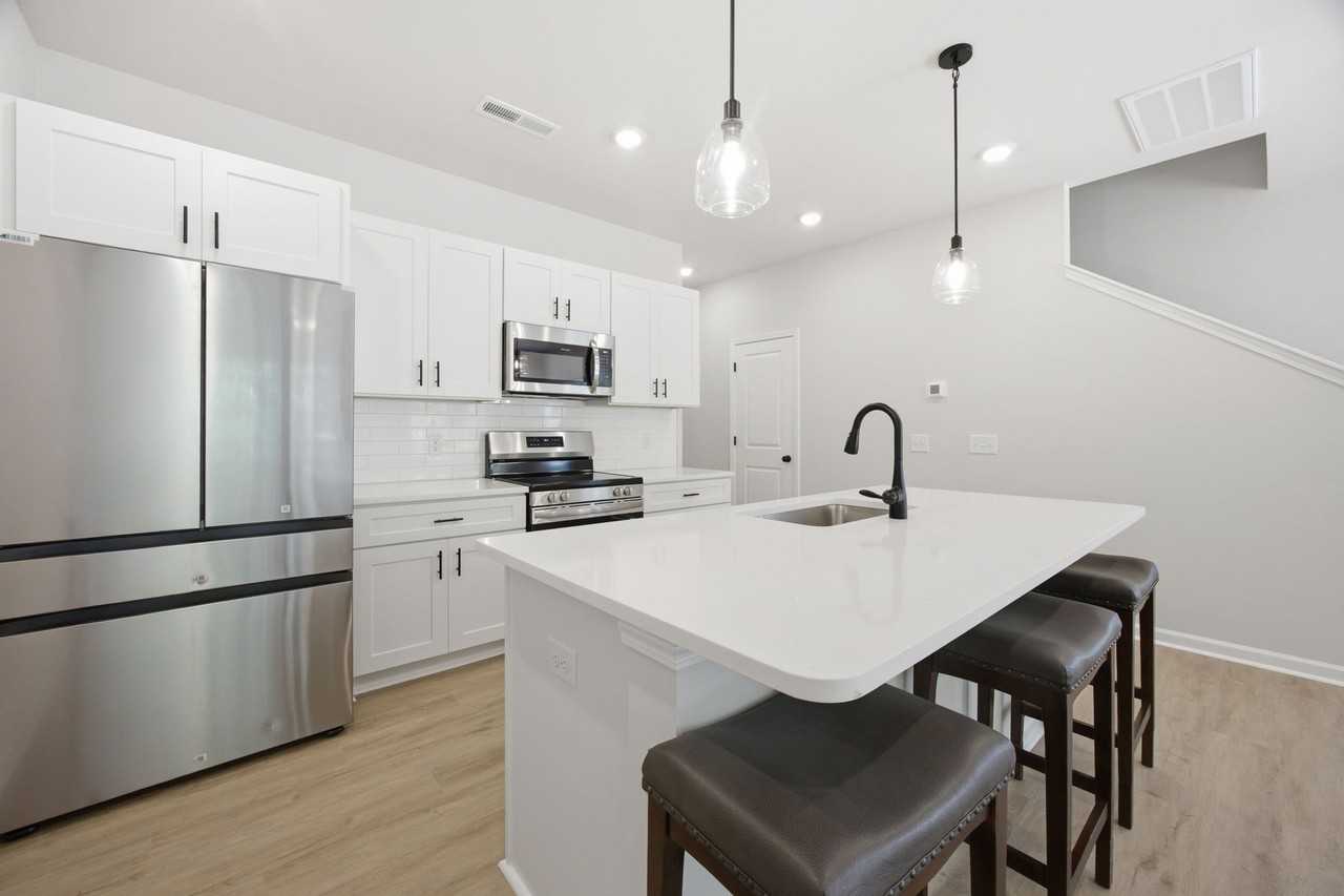 3018 Reid Ave - Photo 2 of 16