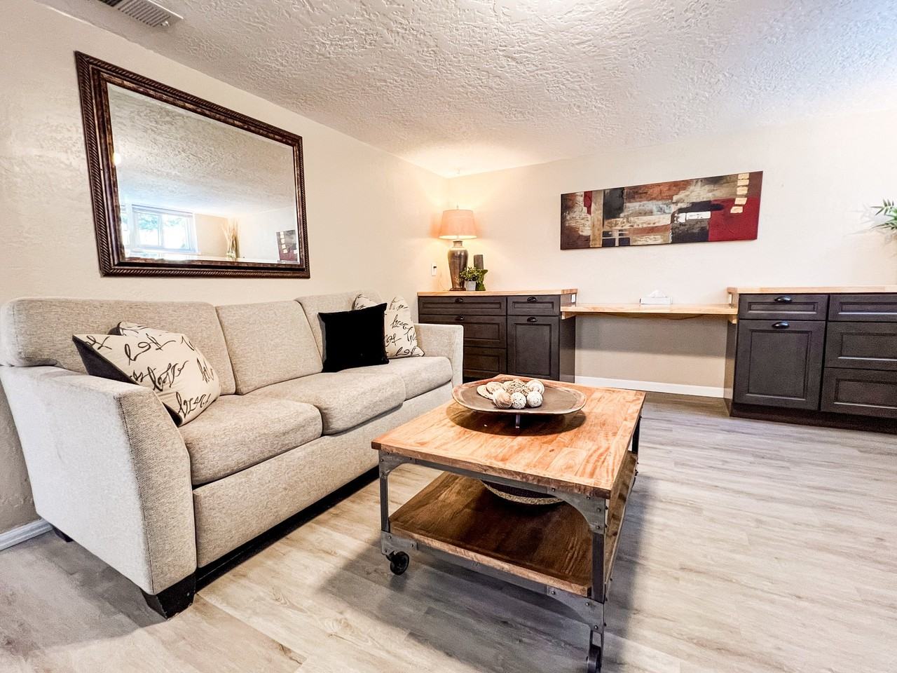 1040 Eastsouth #1040E - Photo 4 of 20