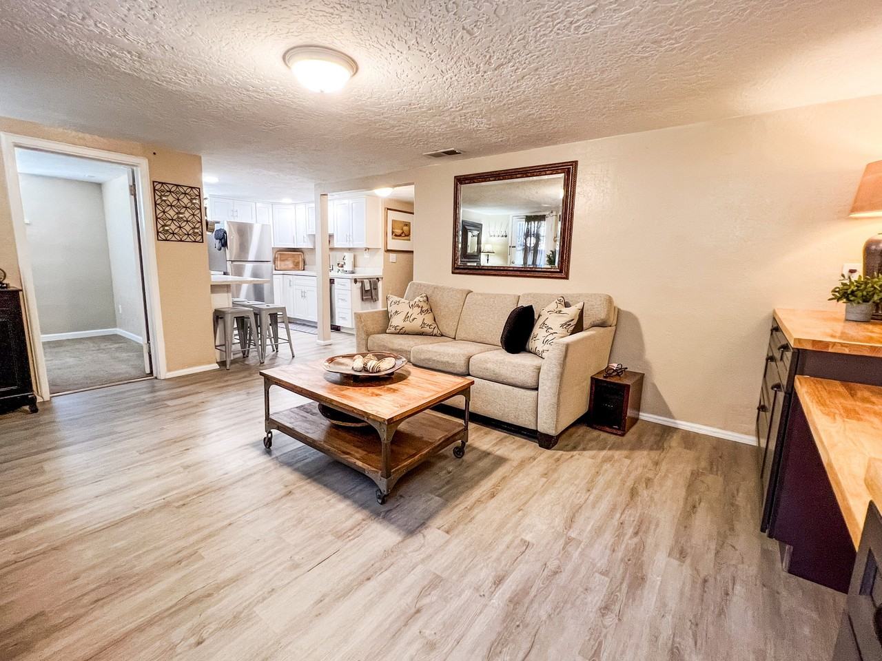 1040 Eastsouth #1040E - Photo 6 of 20
