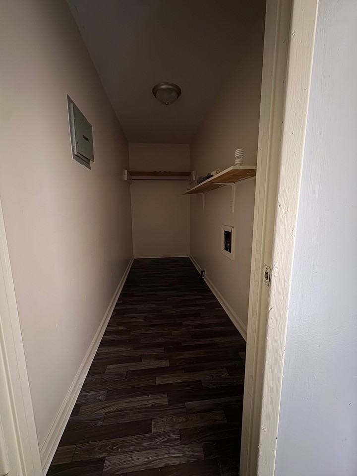 937 Kings Rd #B - Photo 5 of 10