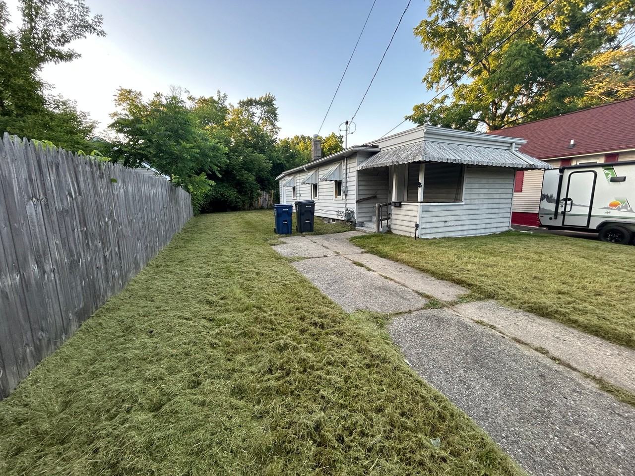 2121 Delaware Ave - Photo 2 of 7