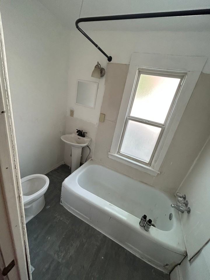 2121 Delaware Ave - Photo 3 of 7