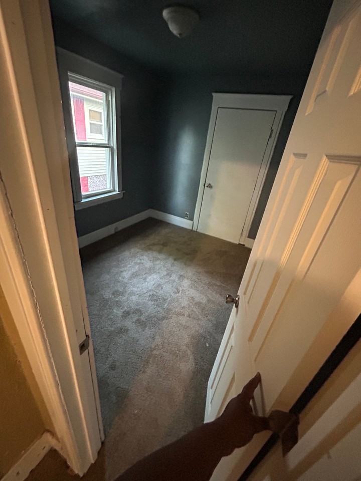 2121 Delaware Ave - Photo 4 of 7