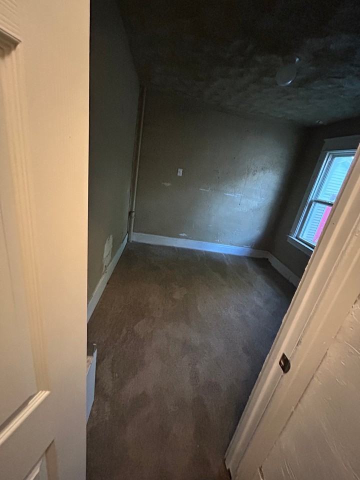 2121 Delaware Ave - Photo 5 of 7