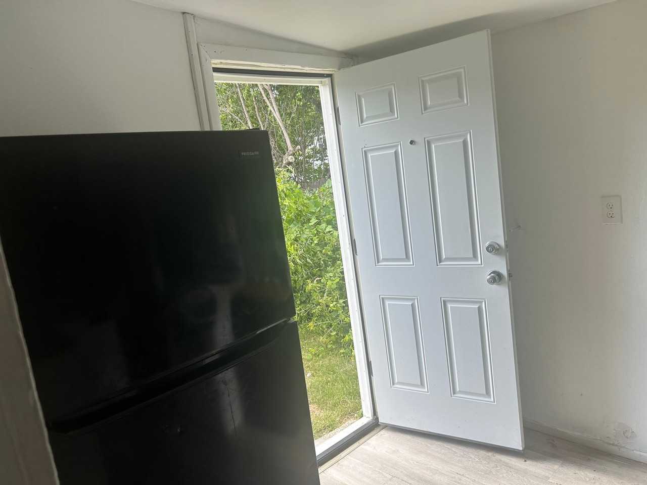2121 Delaware Ave - Photo 7 of 7