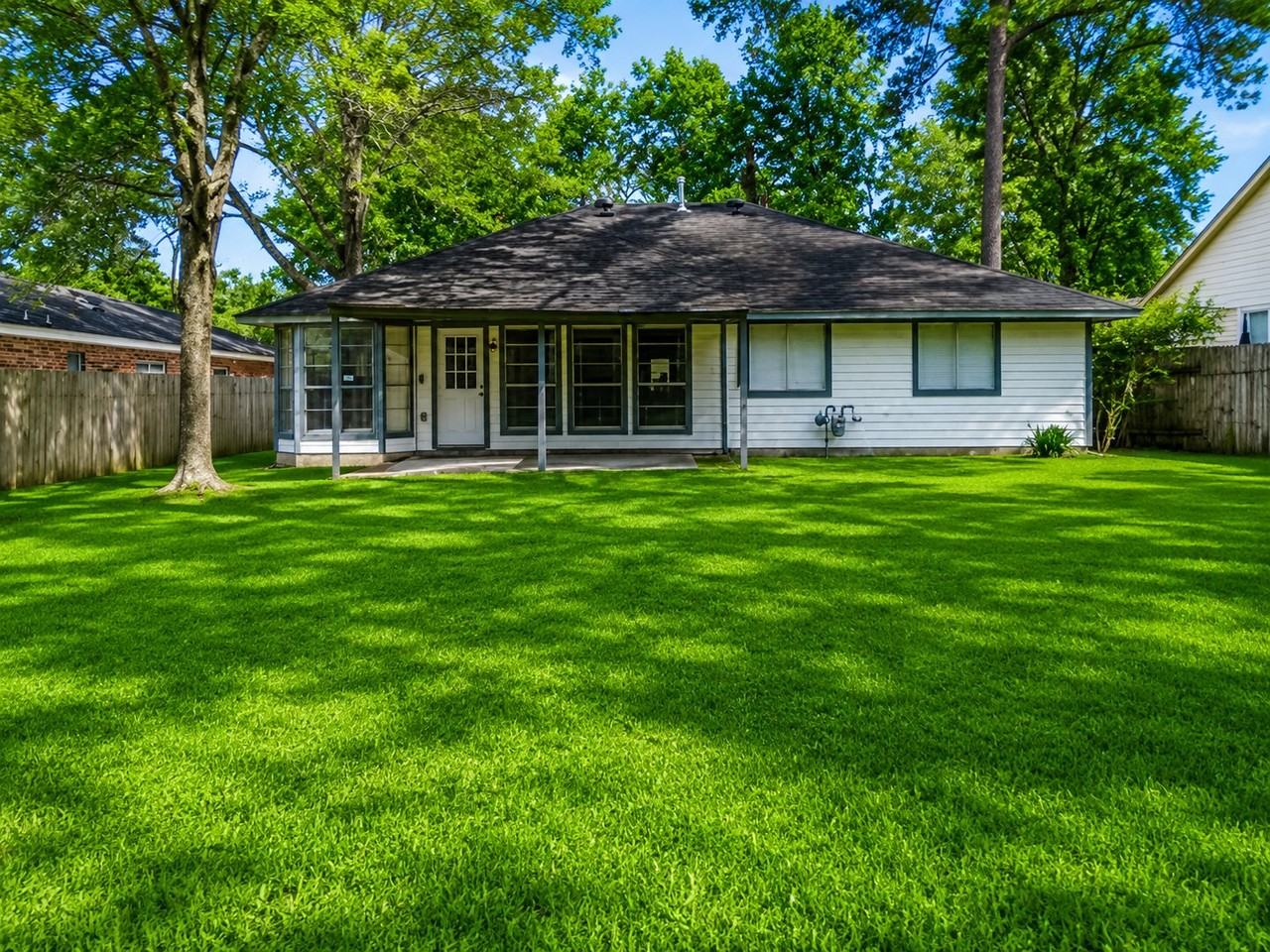 23010 Grand Rapids Ln - Photo 2 of 18