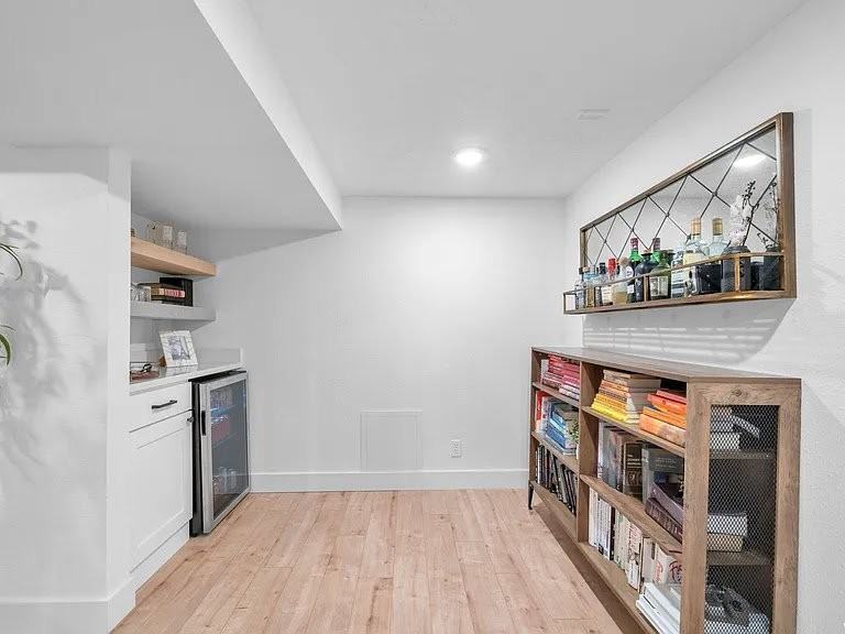 1570 Binford St - Photo 7 of 20