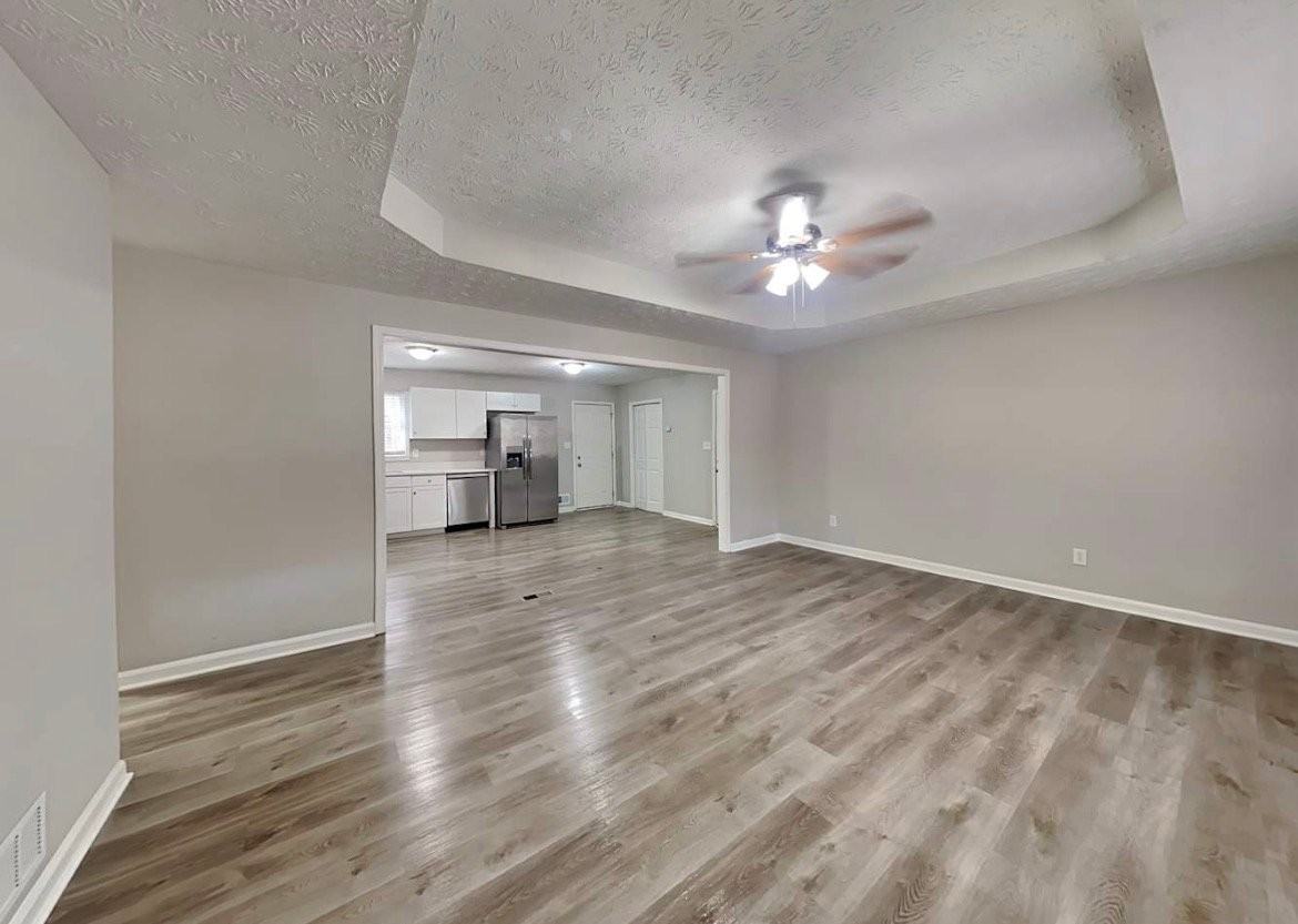 301 E Country Woods Dr - Photo 2 of 11
