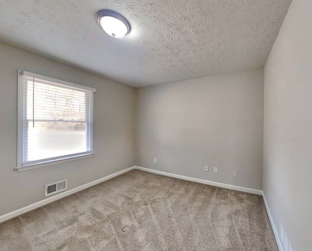 301 E Country Woods Dr - Photo 3 of 11