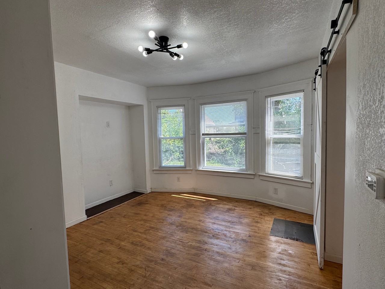 420 N 29th St - Photo 4 of 18