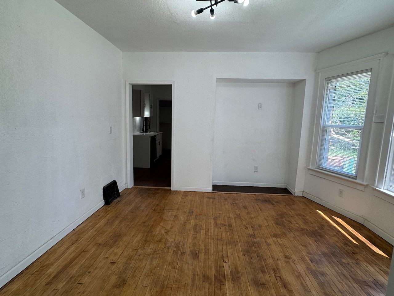 420 N 29th St - Photo 5 of 18