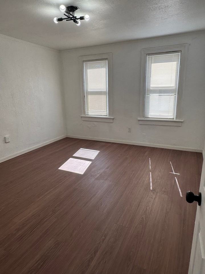 420A N 29th St - Photo 3 of 12