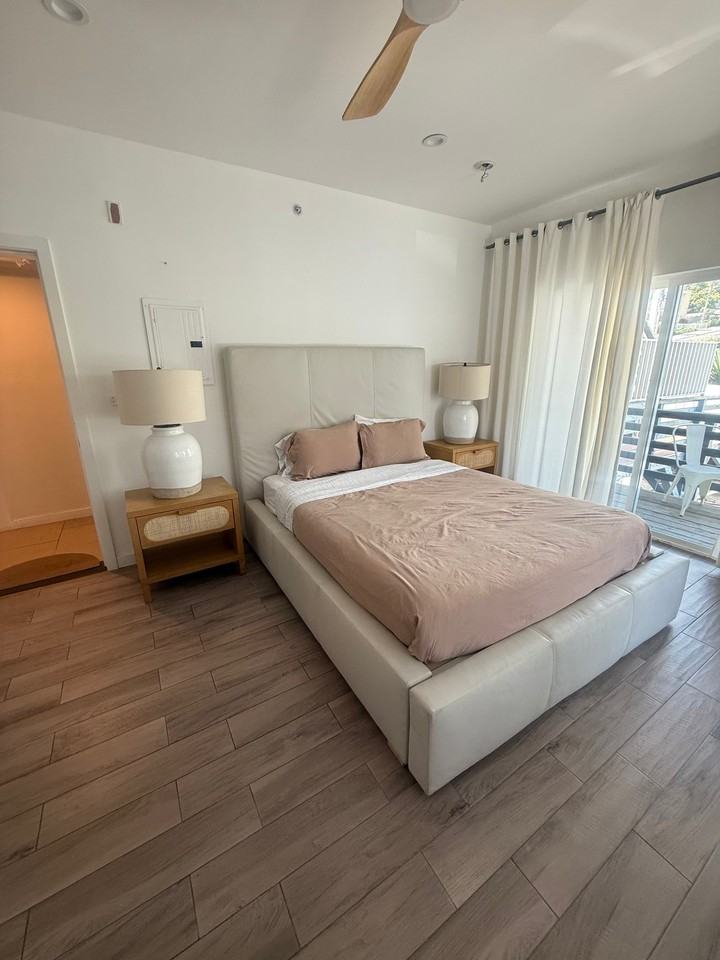 1647 Ocean Front Walk #12
