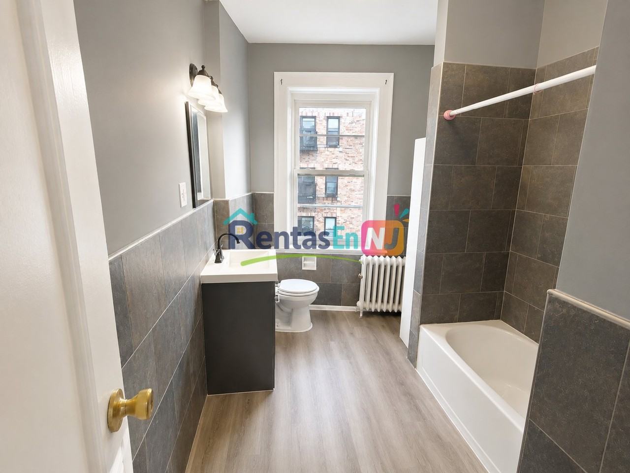 653 Summer Ave #9 - Photo 4 of 4