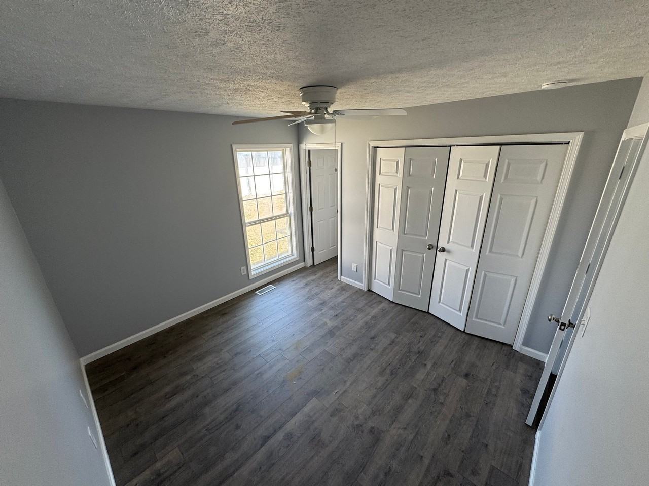 1211 Redbud St - Photo 7 of 19