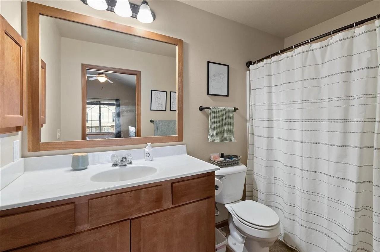 1635 Burr Dr - Photo 3 of 14