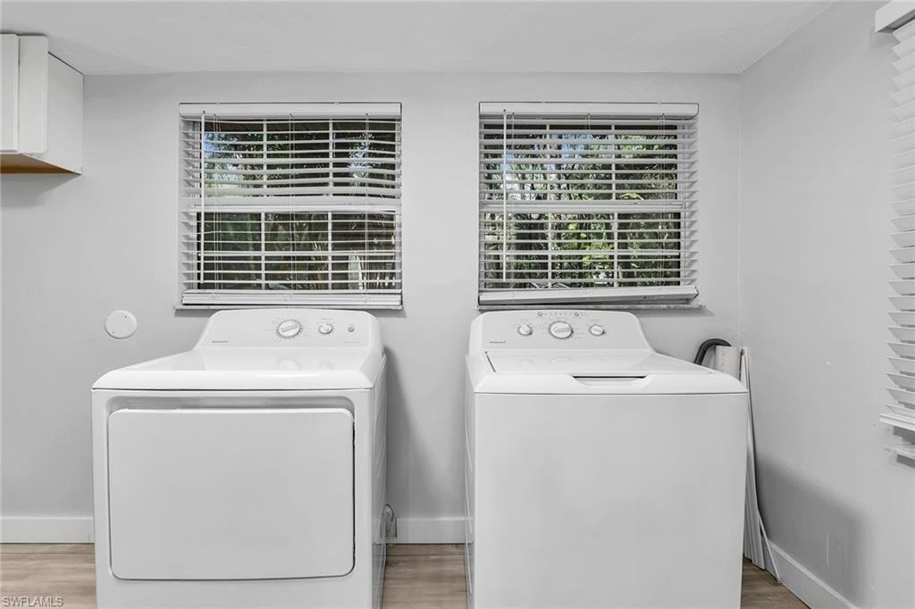 2780 Weeks Ave - Photo 4 of 9
