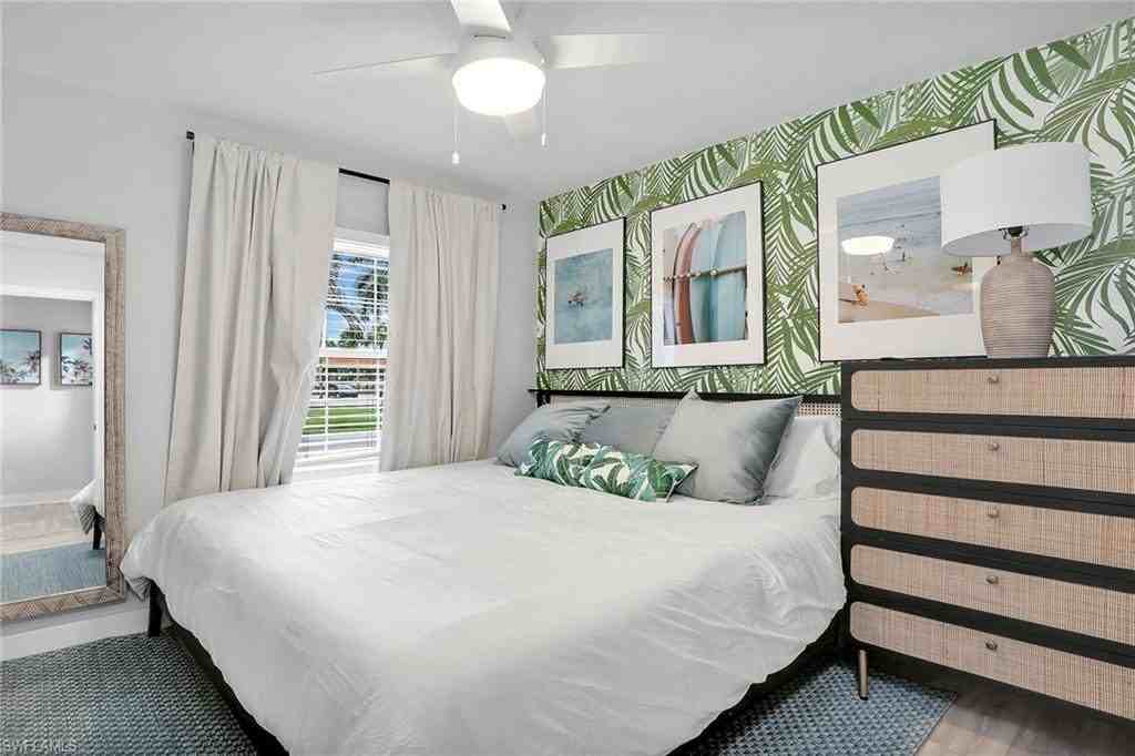 2780 Weeks Ave - Photo 7 of 9