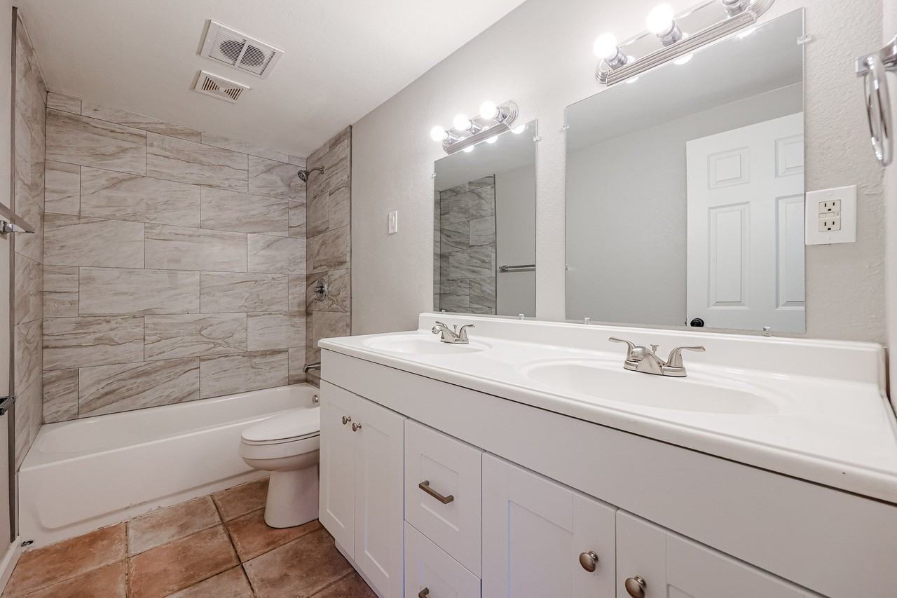 3607 W La Salle St - Photo 3 of 10