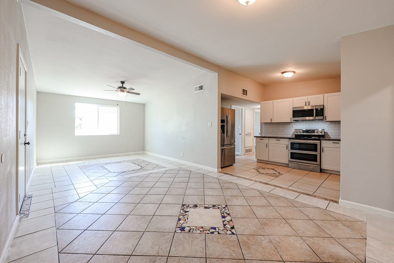 3607 W La Salle St - Photo 4 of 10