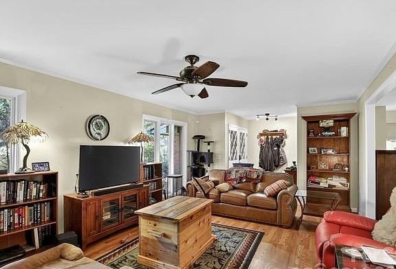 186 Catherine Dr - Photo 3 of 20